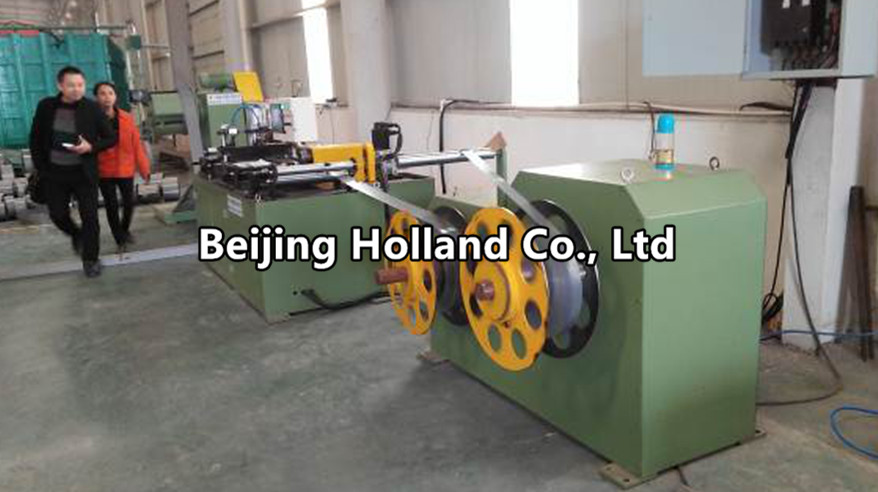 Diagonal slitting machine for making three-dimensional wound iron core